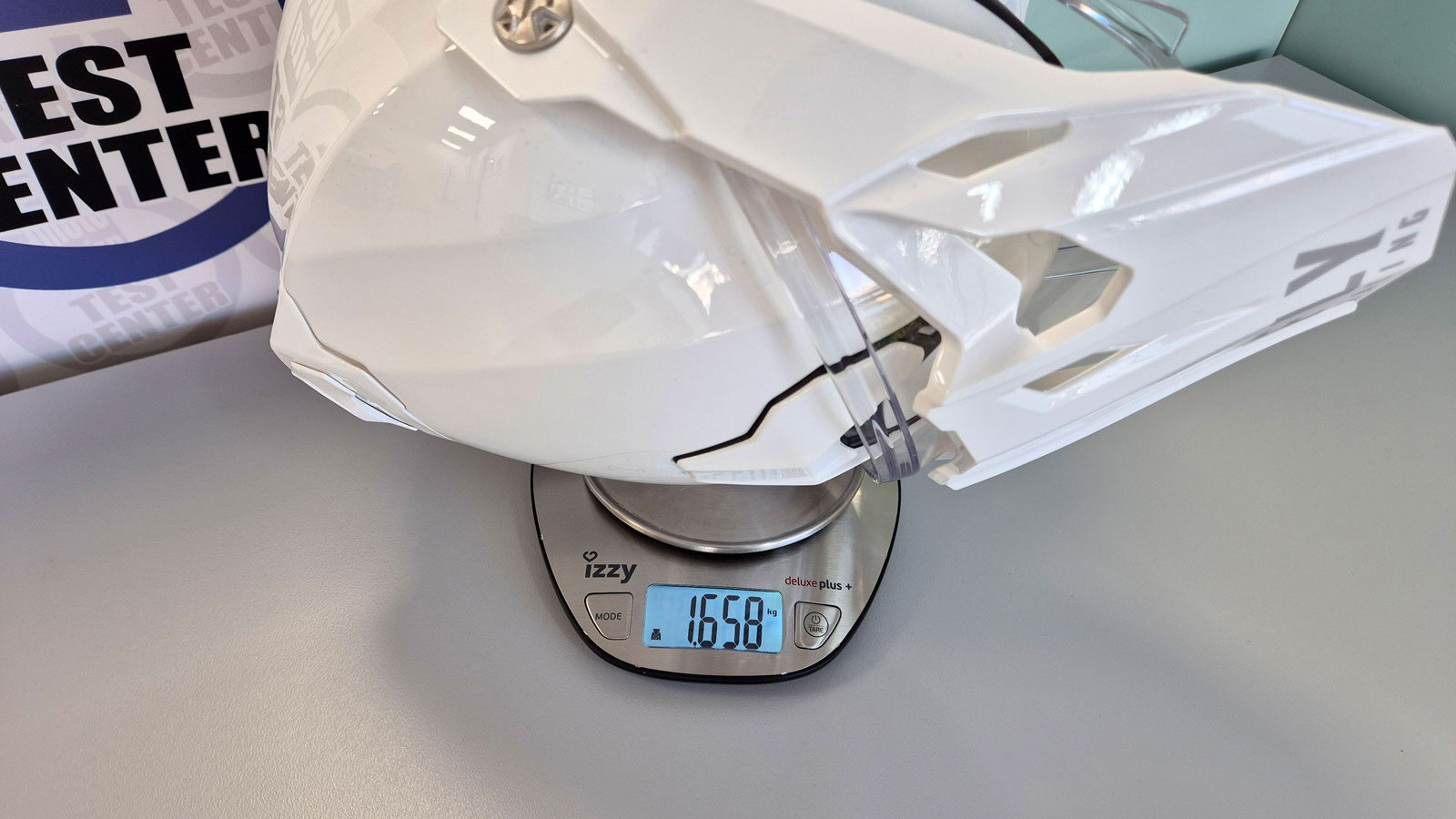 Το βάρος του Fly Racing Trekker στα 1.658 γραμμάρια, κινείται σε λογικά πλαίσια για τα δεδομένα της κατηγορίας. 