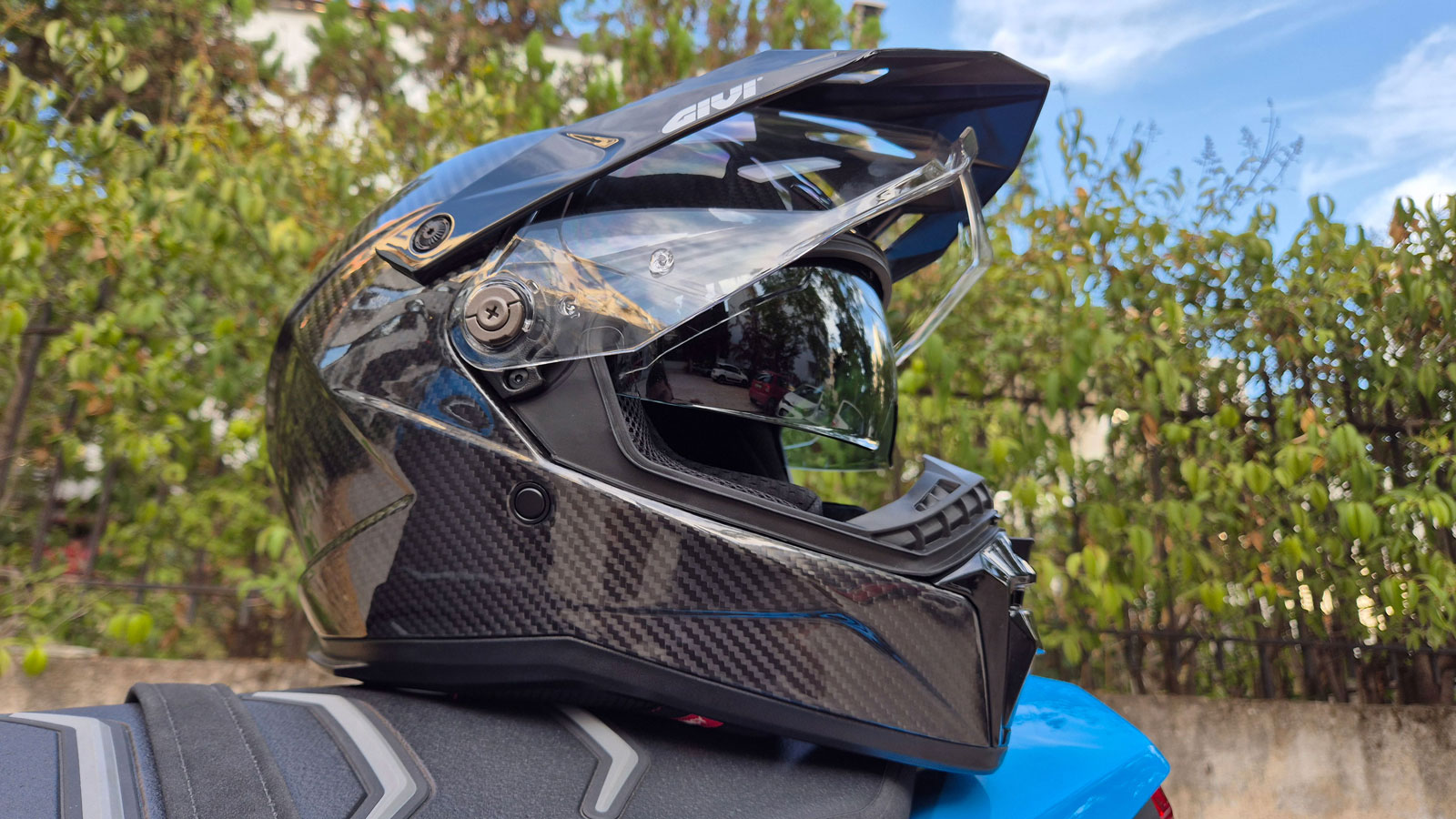 Η φιμέ ζελατίνα του Givi H80.1 Carbon. 