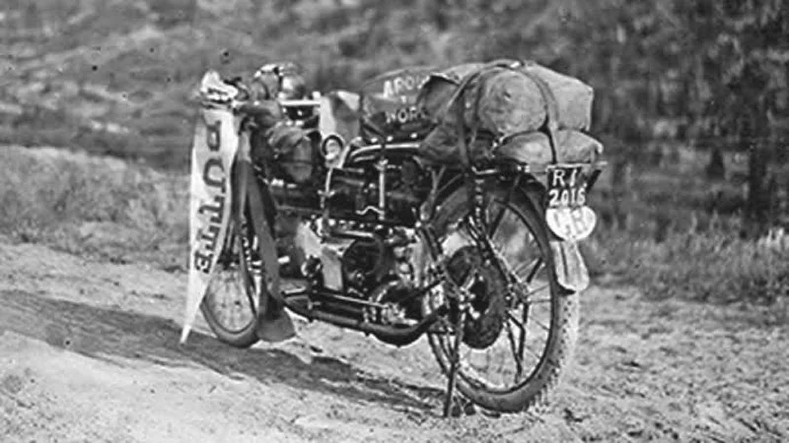 Για μια γυναίκα  μαζί με μια Hendreson 934, χωρίς GPS, κράνος και φρένο μπροστά