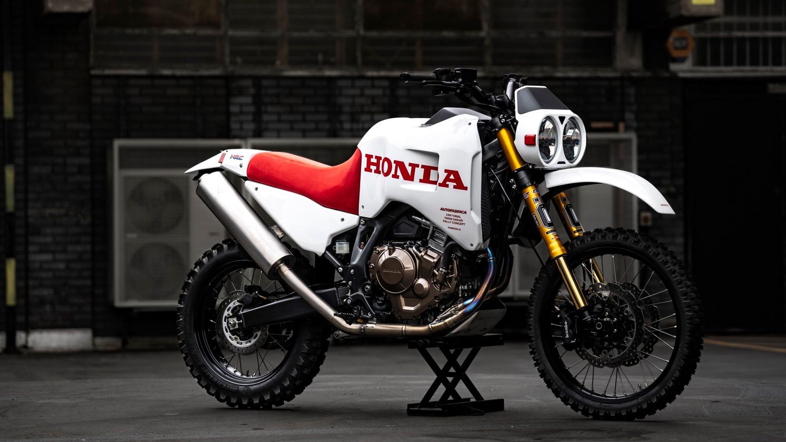 Honda Africa Twin Type 22: Σχεδιασμός από Ντακάρ και βλέμμα από ...άλλο πλανήτη