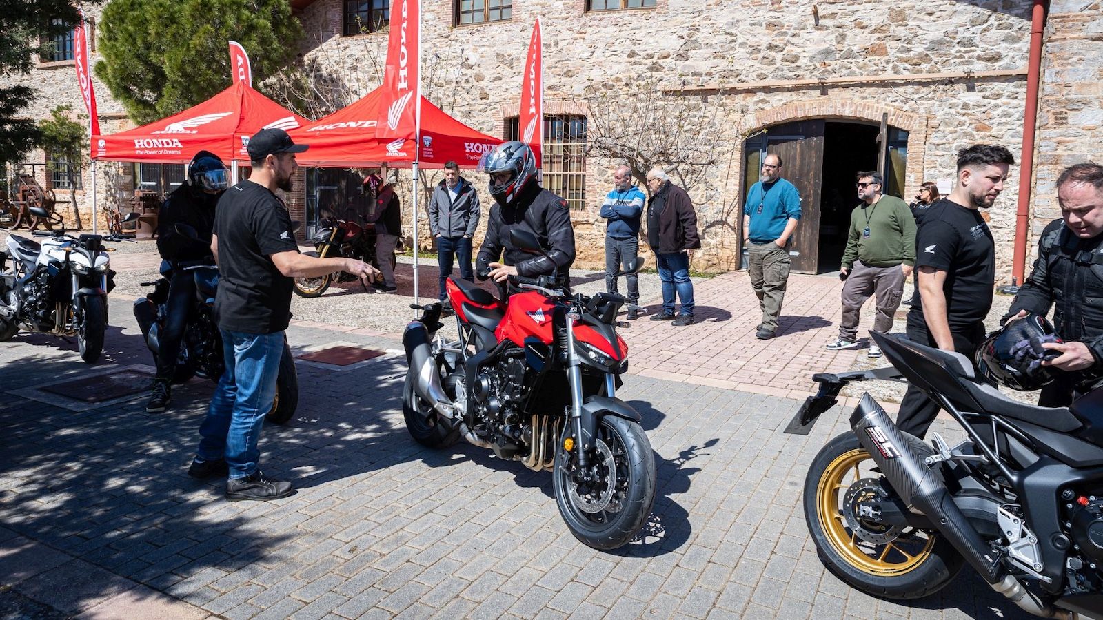 Δημοσιογραφική παρουσίαση Honda CB1000 Hornet