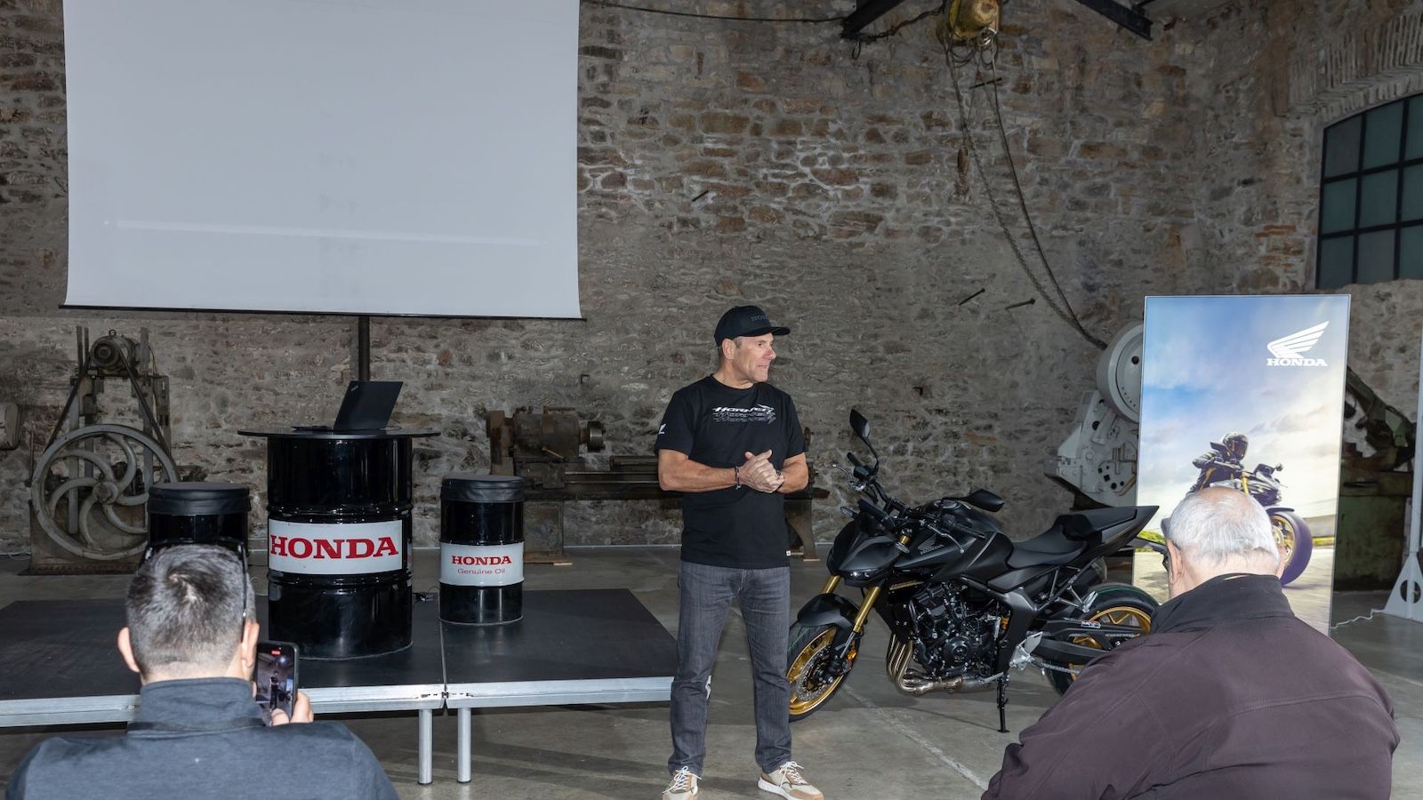 Δημοσιογραφική παρουσίαση Honda CB1000 Hornet