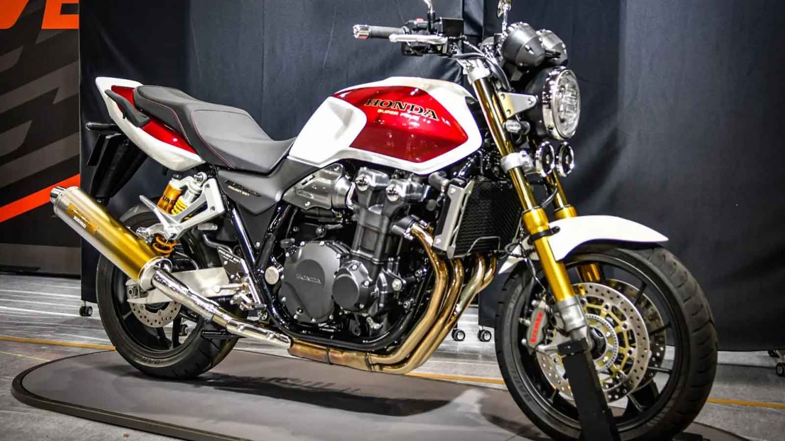 Η Honda ρίχνει αυλαία στη σειρά CB1300 με την κυκλοφορία των CB1300 Super Four Final Edition και Super Bol dΆOr Final Edition