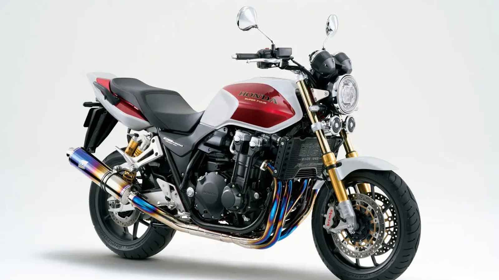 TSR Full Exhaust: 2 εκδόσεις με Fire Polish ή Titanium Silver