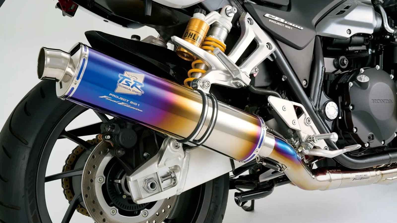 TSR Full Exhaust: 2 εκδόσεις με Fire Polish ή Titanium Silver