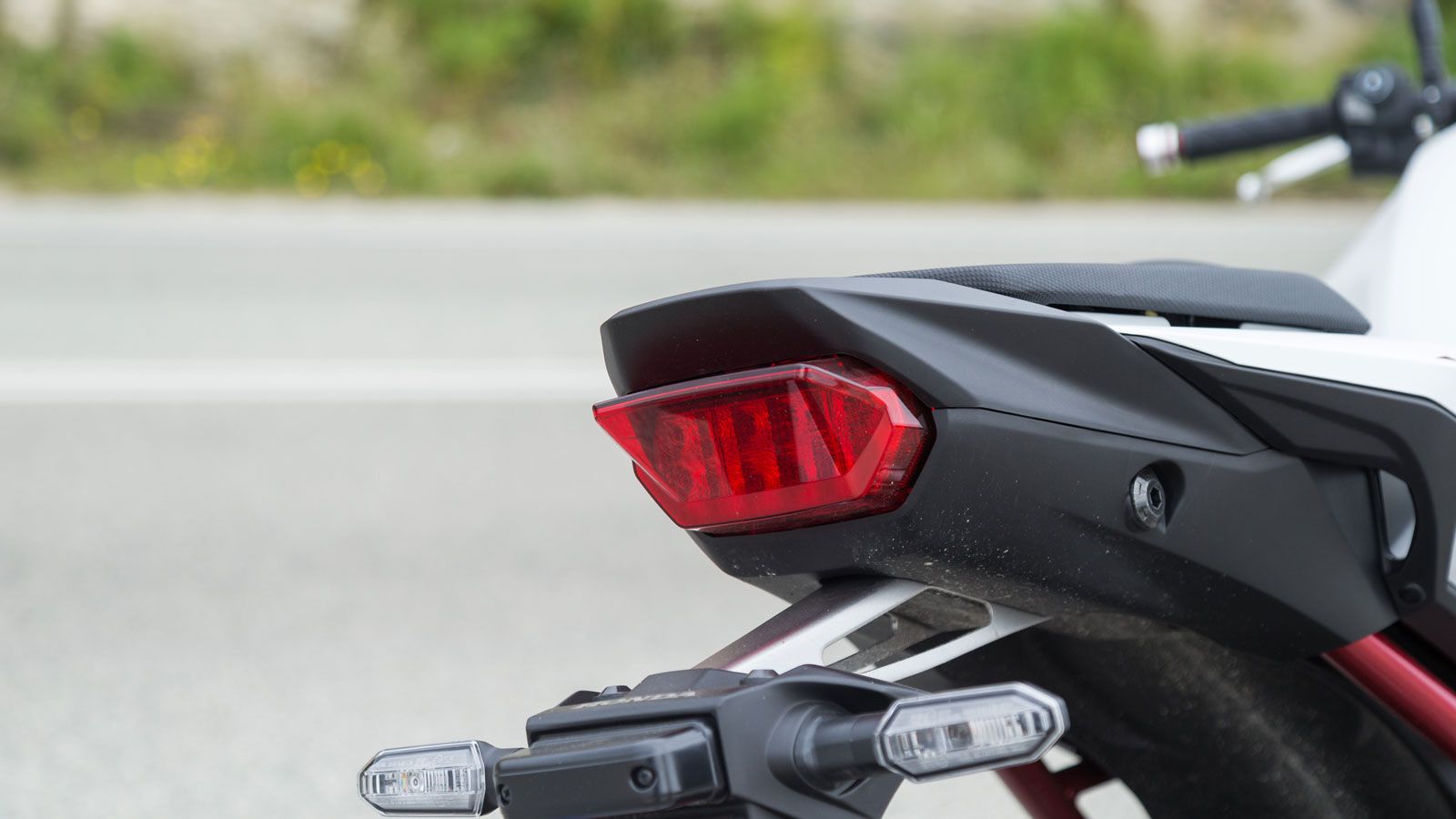 Παρά την προσιτή τιμή του, το νέο Hornet 750 διατηρεί την υψηλή ποιότητα κατασκευής που το χαρακτηρίζει από την πρώτη του κυκλοφορία, με υλικά που θα 