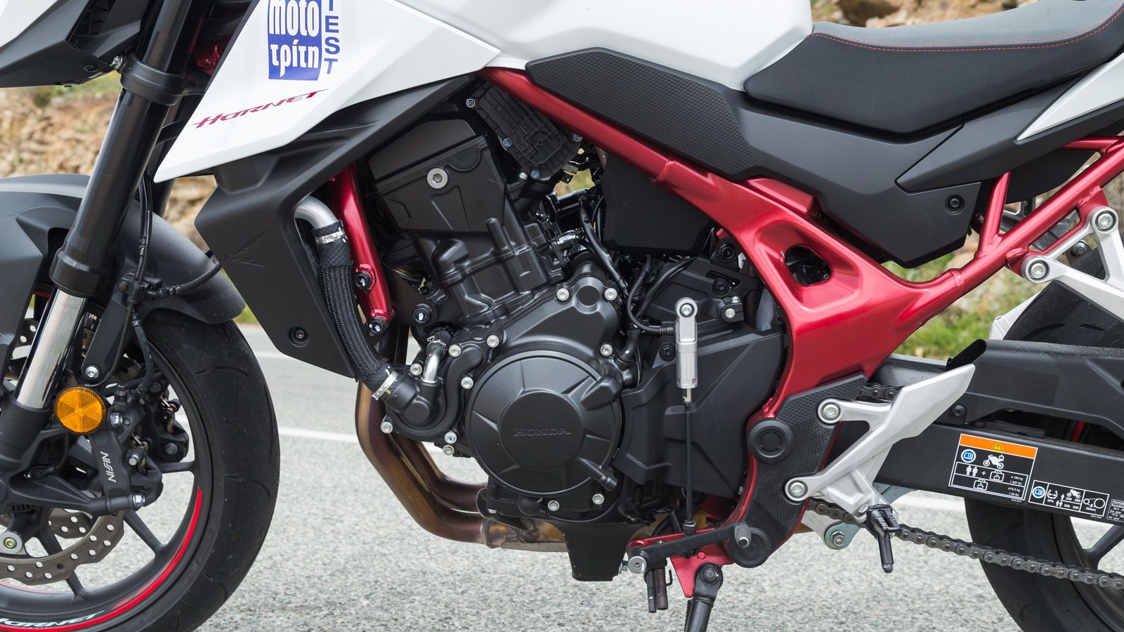 Οι μηχανικοί της Honda στόχευαν να δημιουργήσουν έναν compact και ελαφρύ κινητήρα υψηλών επιδόσεων και το κατάφεραν με την χρήση του συστήματος Unicam