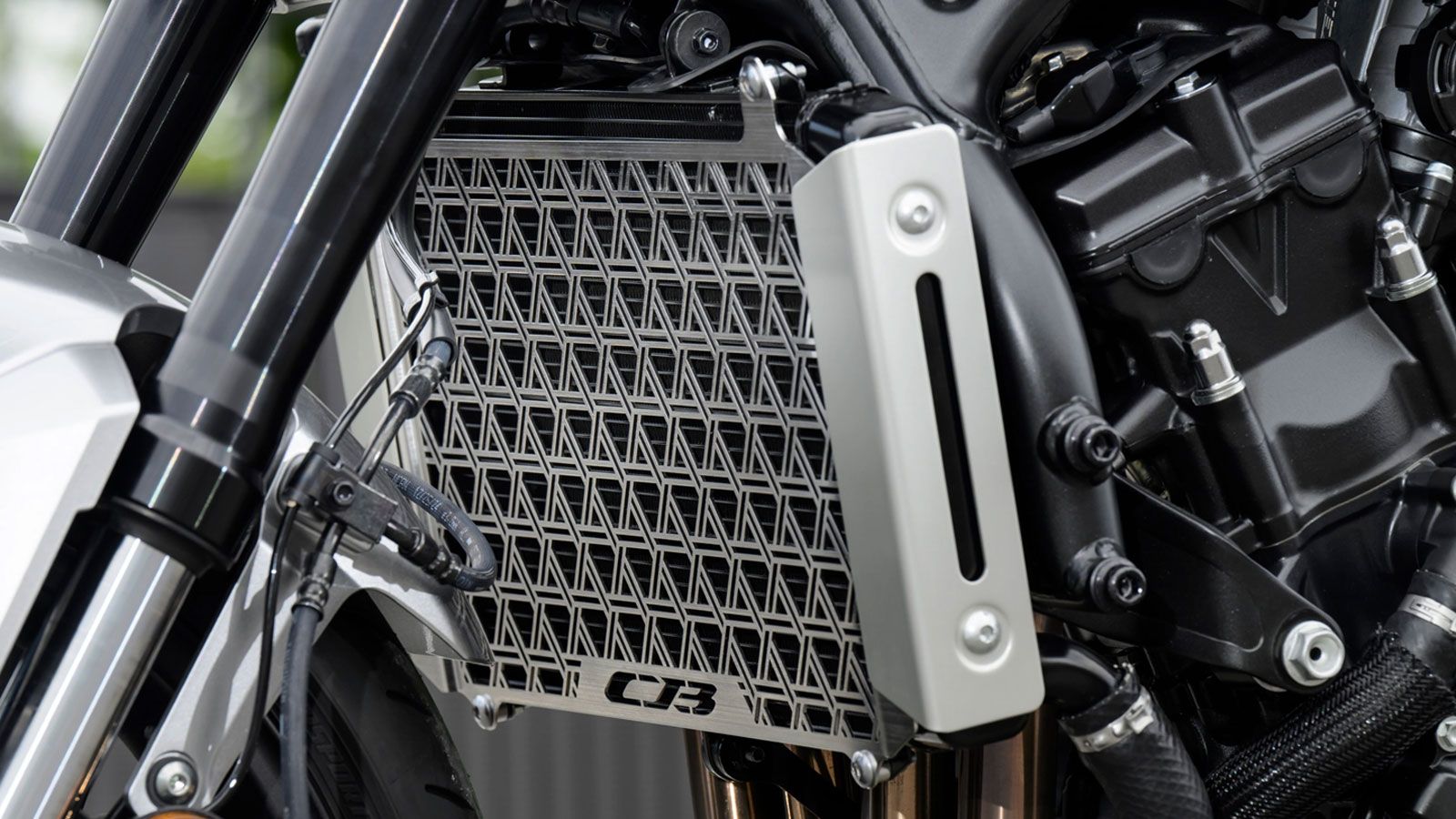 Προστατευτικό ψυγείου από ανοξείδωτο ατσάλι.