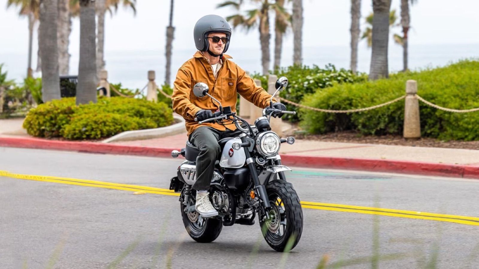 Η Honda δεν ξεχνά mini bikes και παπιά: Νέα Dax, Monkey και Super Cub για το 2025