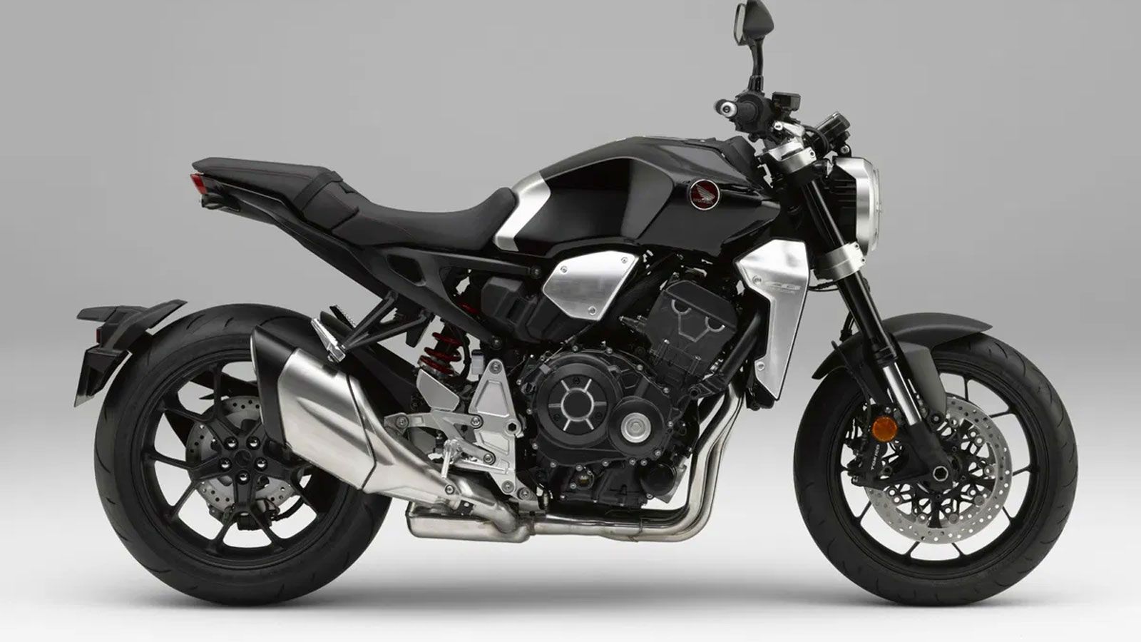 Η ενσωμάτωση του E-Clutch σε μοντέλα όπως το CB1000R ή το νέο CB1000 Hornet δείχνει τη διάθεση της Honda να επαναπροσδιορίσει την κατηγορία των μεγάλω