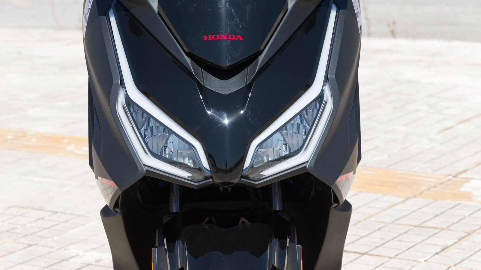 Αιχμηρό μούτρο με LED φωτισμό/