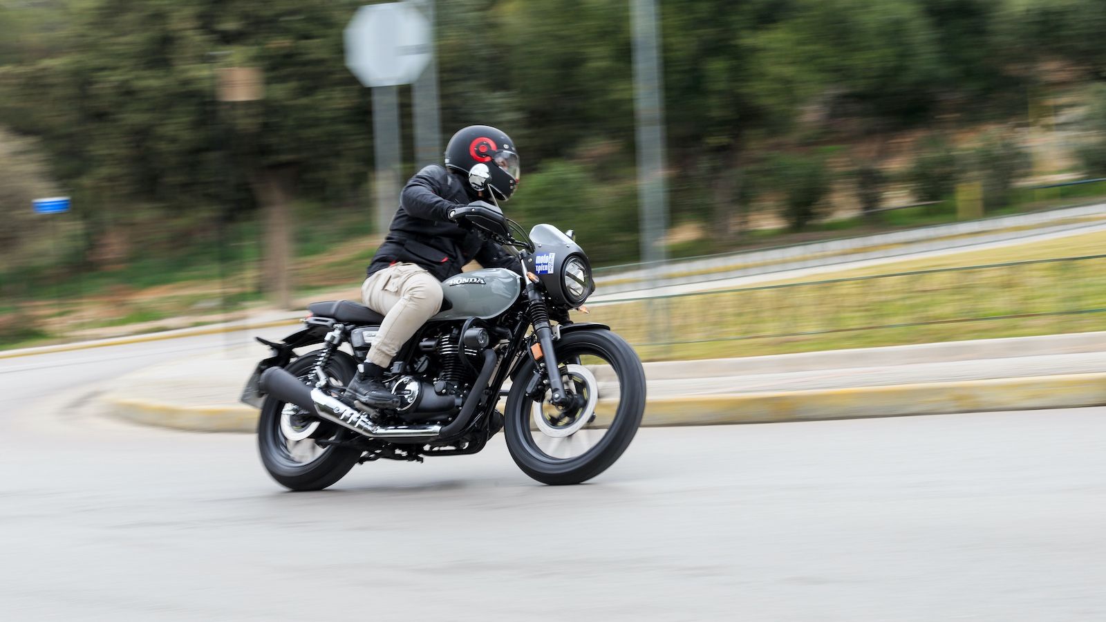 Ήρεμη και απολαυστική μετακίνηση από τα πρώτα κιόλας μέτρα.