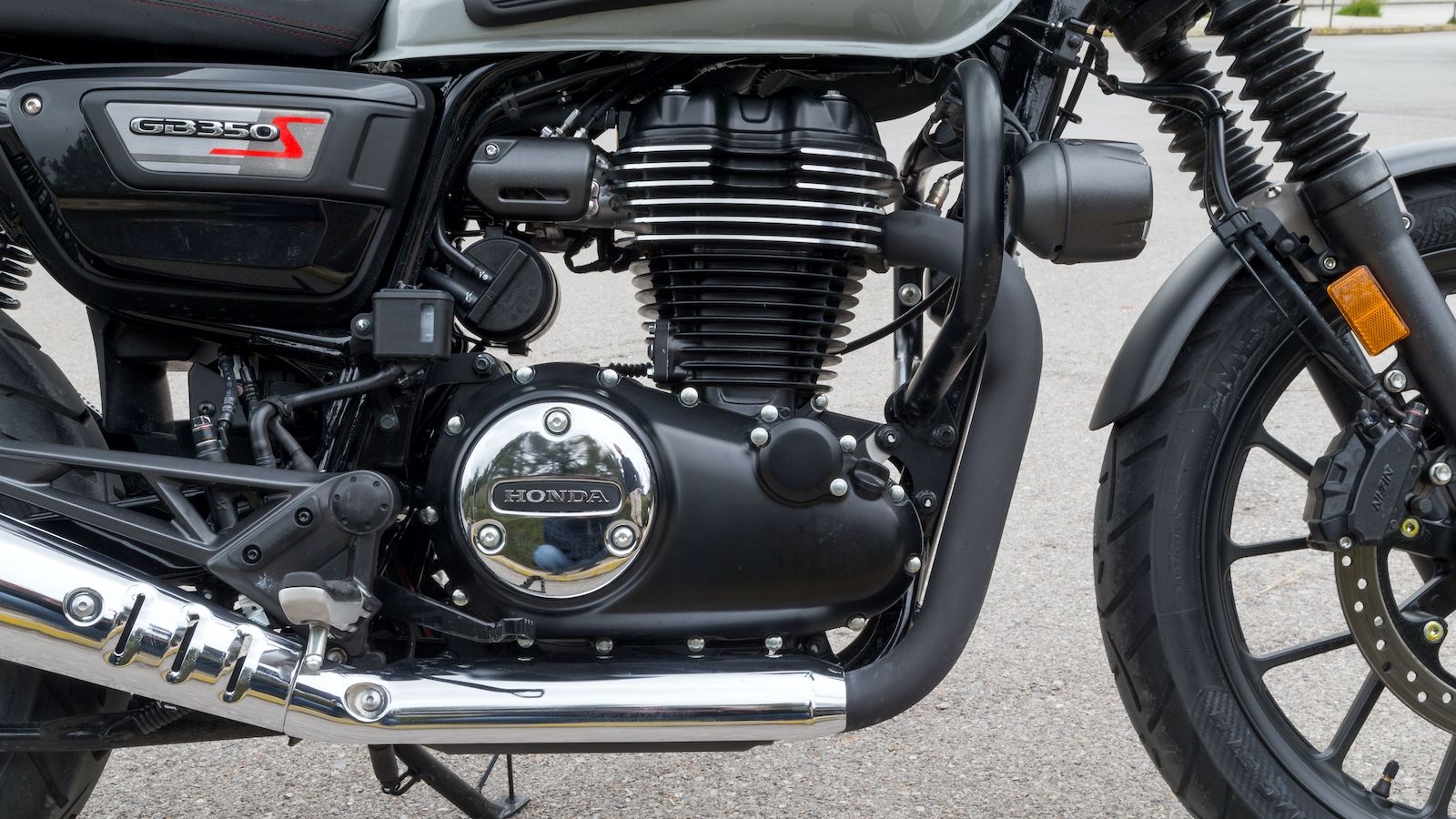 Υπόδειγμα λειτουργίας ο αερόψυκτος μονοκύλινδρος των 348 κ.εκ. και των 21 ίππων.