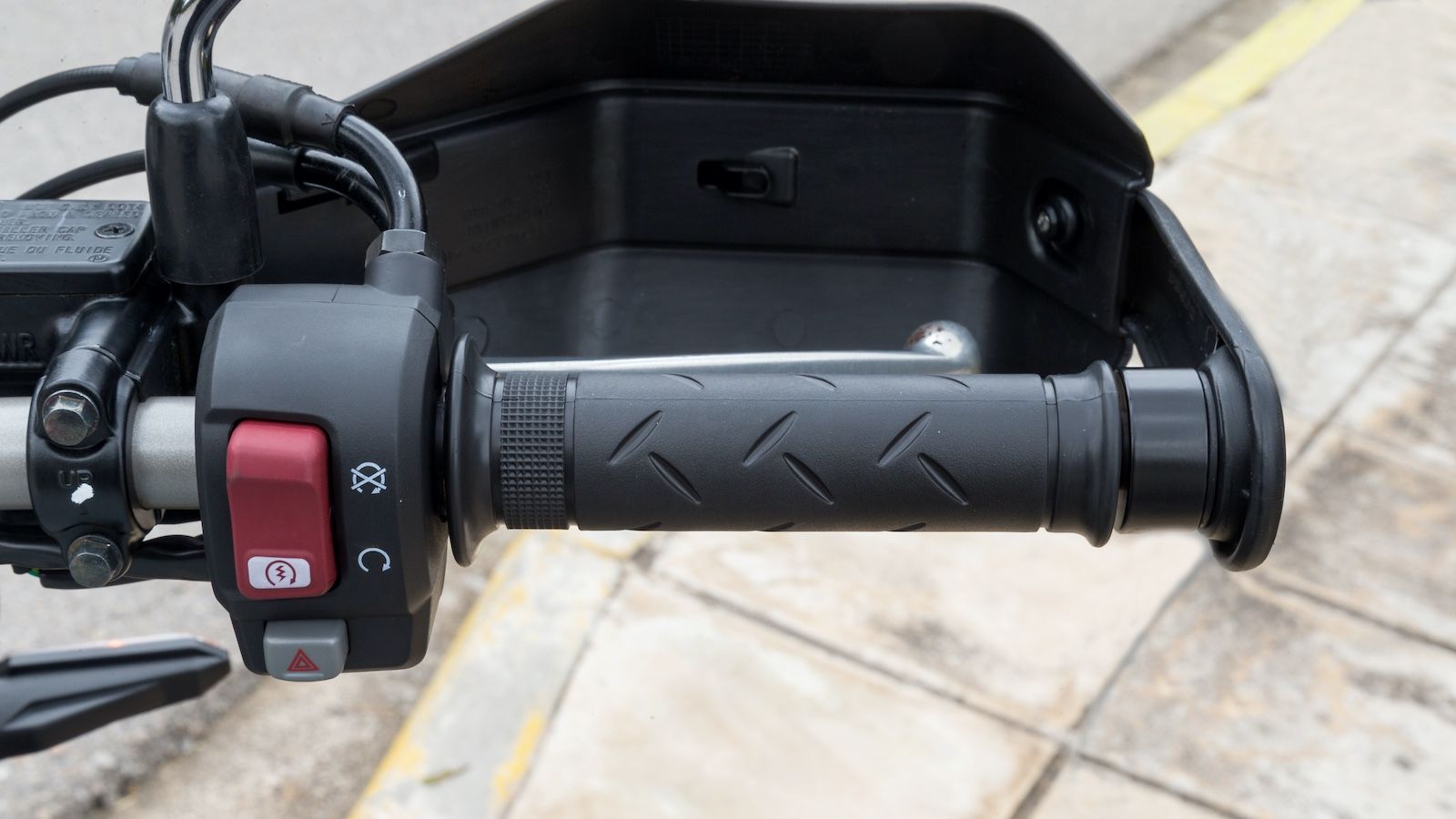 Διακόπτες με εξαιρετική υφή και ανάδραση.