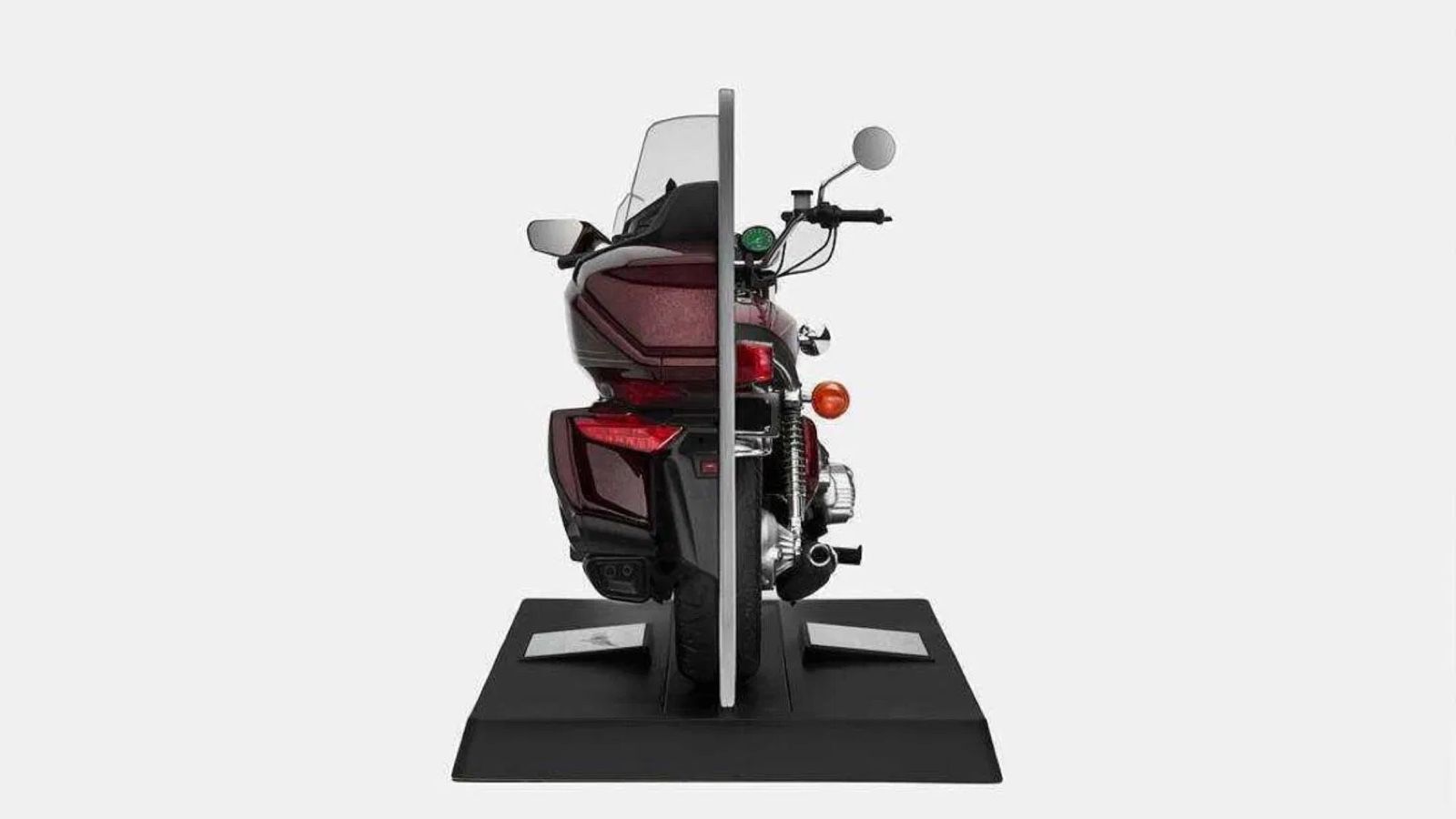 Με καλύτερο ηχοσύστημα και Euro5+ η επετειακή Honda Gold Wing των 50 ετών