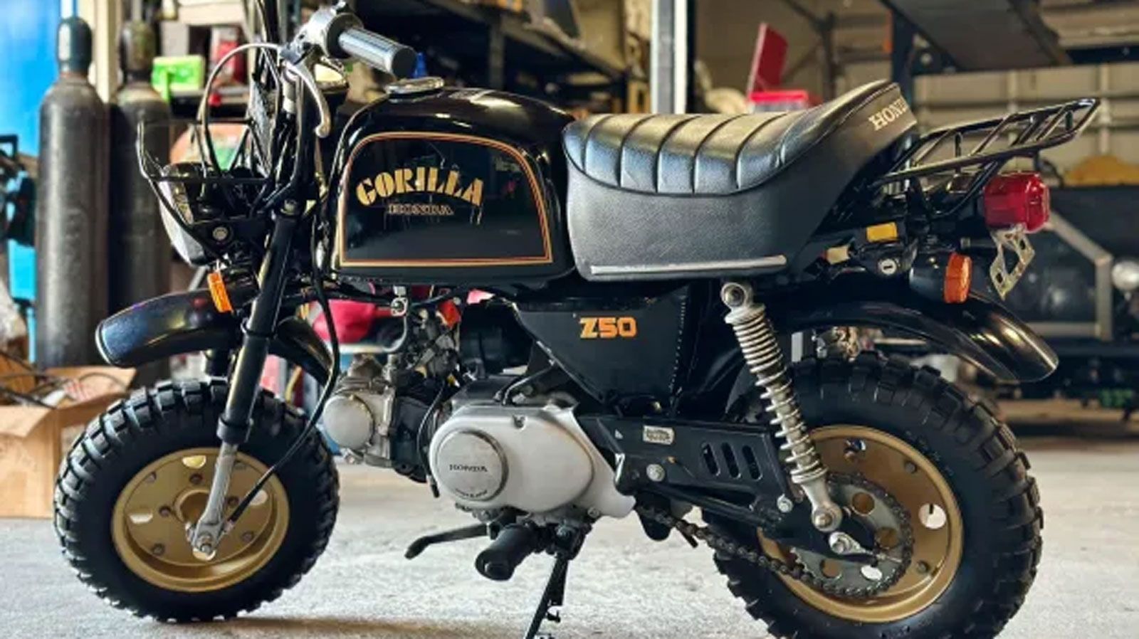 Το 1978 γεννήθηκε το Honda Gorilla, ο «μεγάλος αδερφός» του Monkey, με αποστολή να συνδυάσει την ίδια γοητεία αλλά και περισσότερη πρακτικότητα.