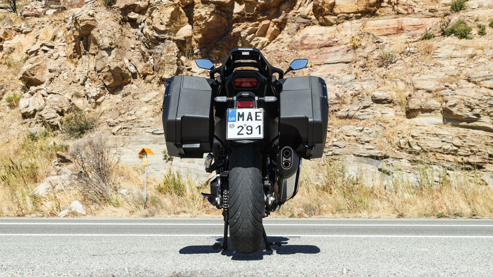 Με τις καίριες αυτές αλλαγές, το NT διατηρεί την Premium και «καθωσπρέπει» εμφάνισή του, γίνεται όμως πιο επιβλητικό όταν το βλέπεις να κινείται στο δ