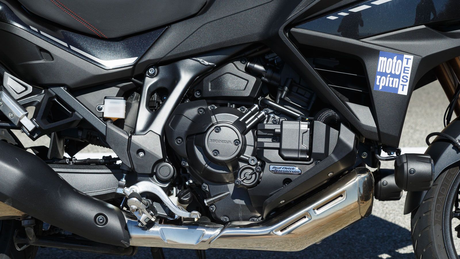 Η ισχύς του παραμένει στα 102 άλογα στις 7.500σαλ, ενώ αυξημένη είναι η ροπή, που φτάνει τα 112 Nm, χαμηλότερα μάλιστα στις μόλις 5.500σαλ. Αυτό έχει 