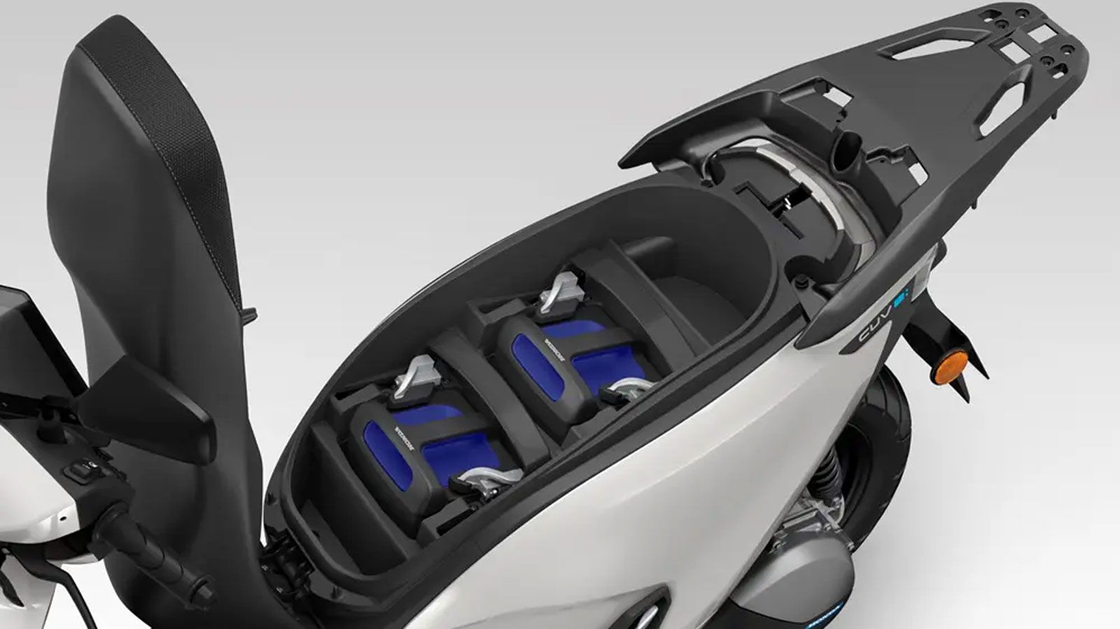 Η εφαρμογή προσφέρει σχεδιασμό διαδρομής με βάση την εμβέλεια της μπαταρίας, μειώνοντας το άγχος φόρτισης και ενισχύοντας την πρακτικότητα της καθημερ