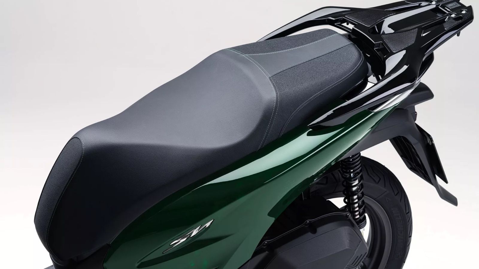 Μεγάλη και άνετη σέλα.