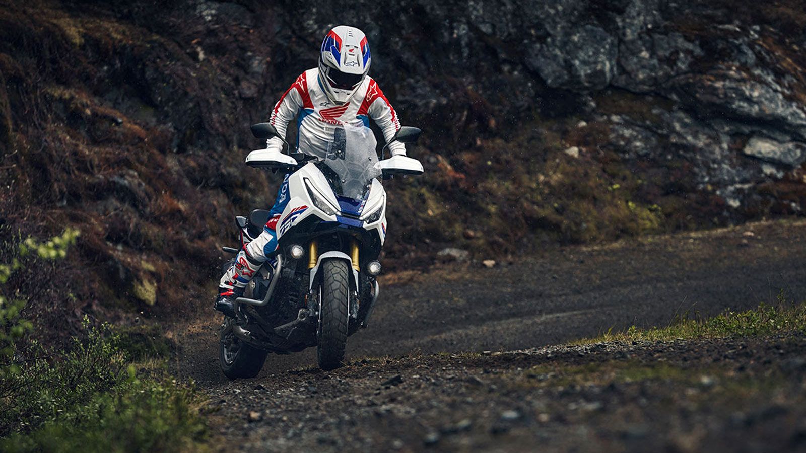 Τα δύο κορυφαία μοντέλα της Honda στην κατηγορία maxi-scooter και adventure-scooter, το Forza 750 και το X-ADV, αποκτούν νέα χρωματική παλέτα για το 2