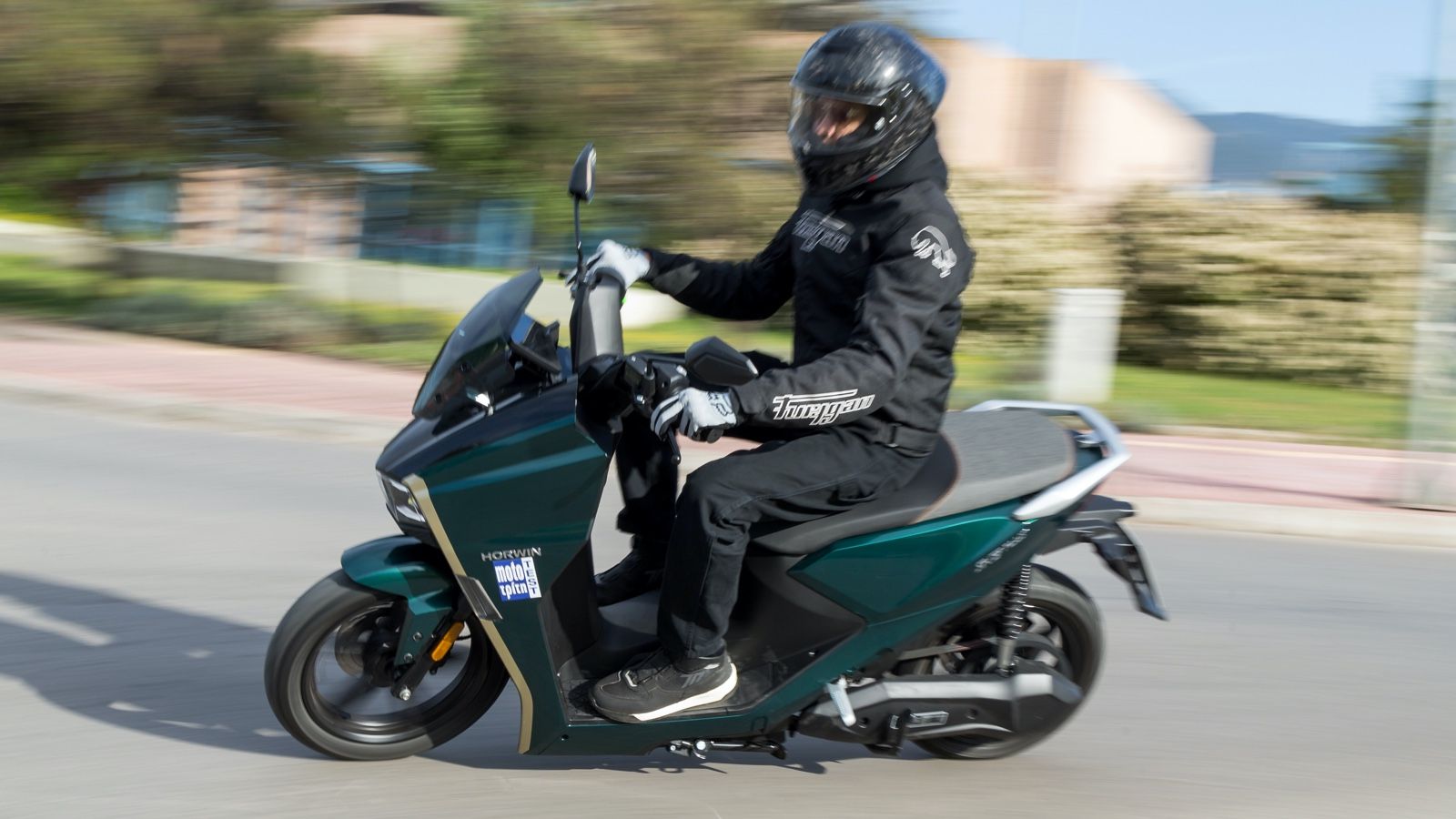 Ζωηρό «ηλεκτρικό» γκάζι για 0-50 χλμ/ώρα σε 5,2 δευτερόλεπτα.