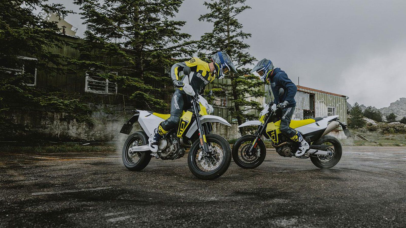 Η Husqvarna παρουσιάζει τις ανανεωμένες εκδόσεις των 701 Enduro και 701 Supermoto για το 2025, φέρνοντας σημαντικές αλλαγές στον μονοκύλινδρο LC4. Ο κ
