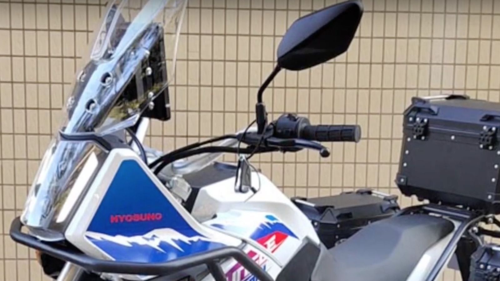 Hyosung Adventure 250: Νέο μικρό adventure από την Hyosung με V2 κινητήρα 250 κ.εκ.