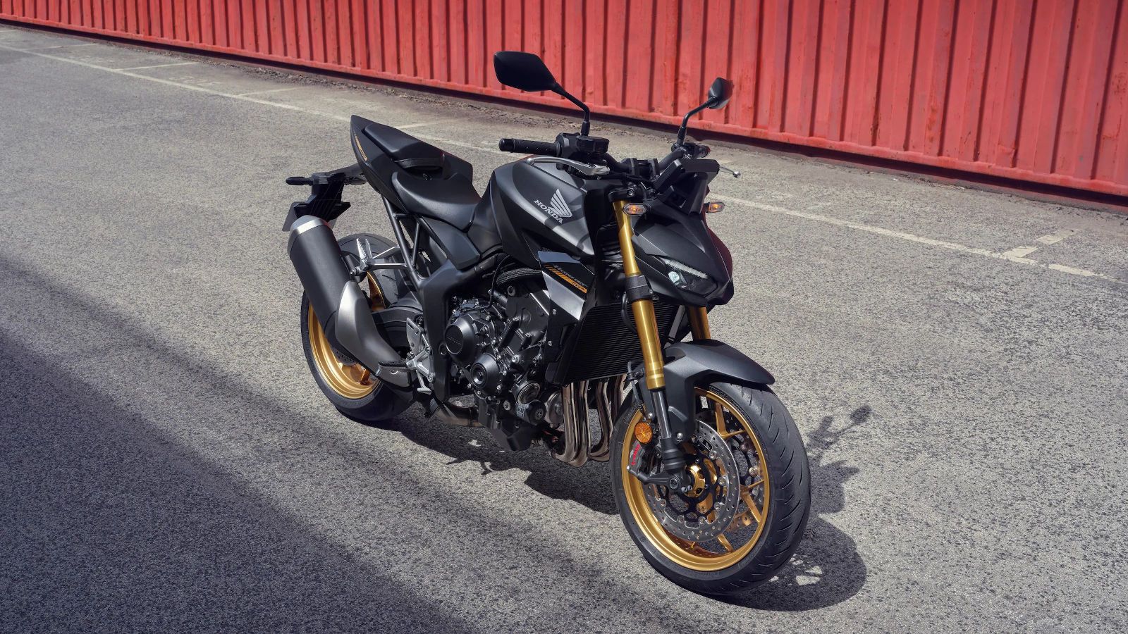 Το μοντέλο της Iαπωνικής εταιρείας διατίθεται και σε SP έκδοση με πιο αγωνιστικό DNA και με εξοπλισμό που ενισχύει αυτήν τη προσέγγιση