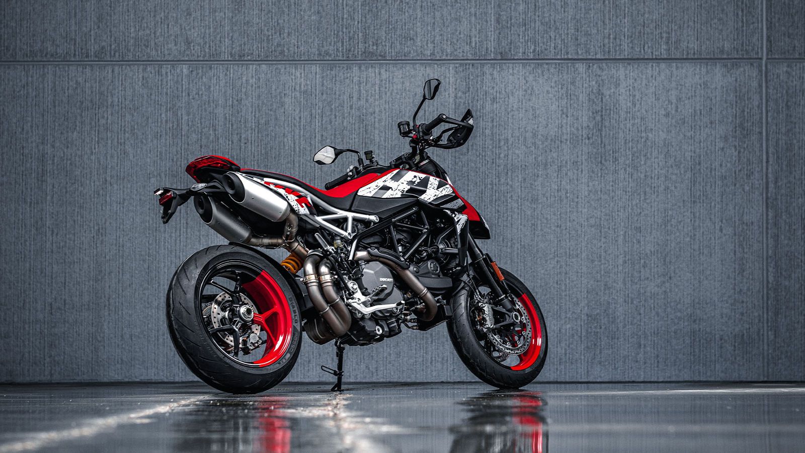 Ducati Hypermotard 950RVE: Με νέο κινητήρα και 80% της ροπής από 3.000 σ.α.λ 