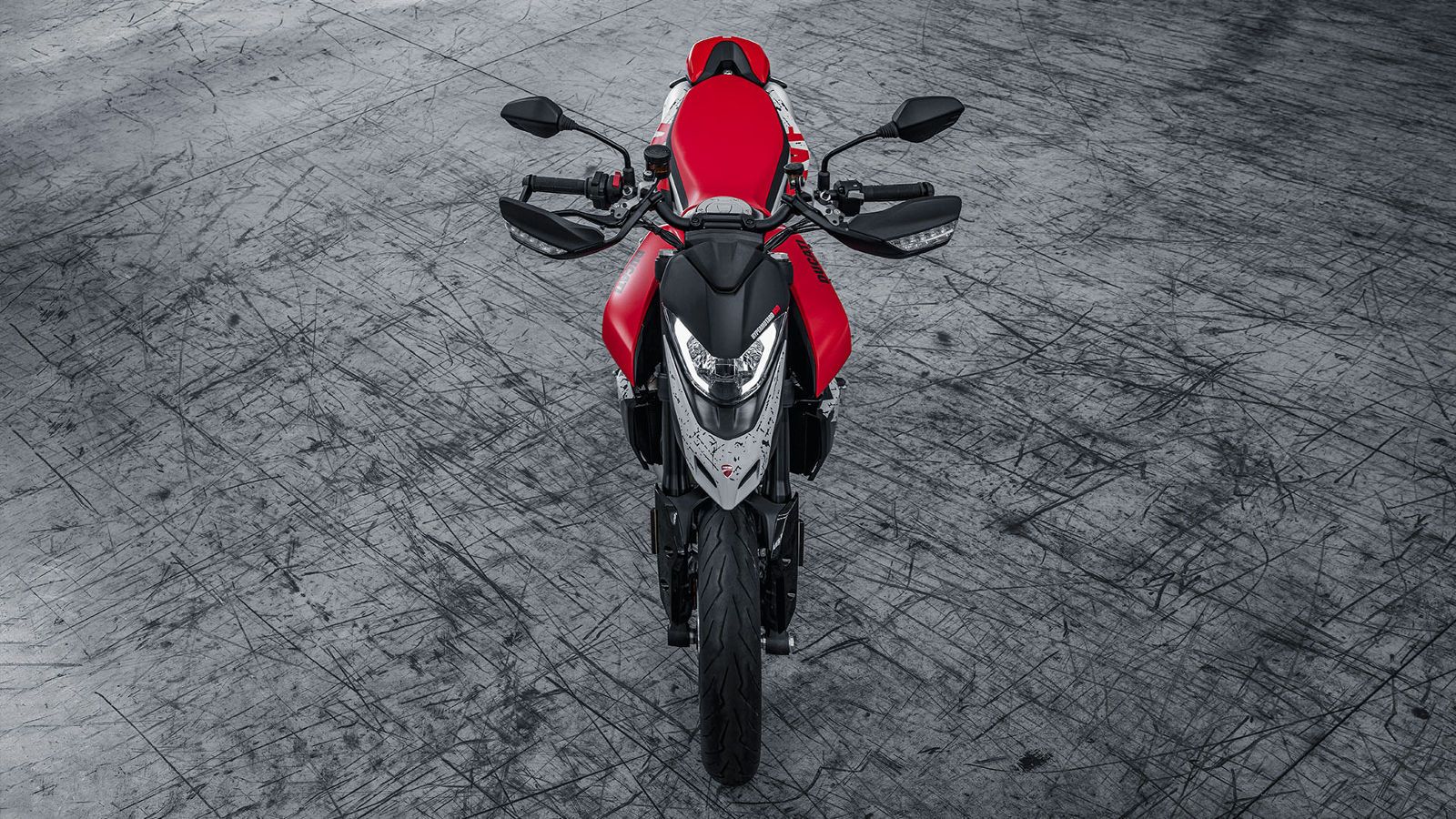 Ducati Hypermotard 950RVE: Με νέο κινητήρα και 80% της ροπής από 3.000 σ.α.λ 