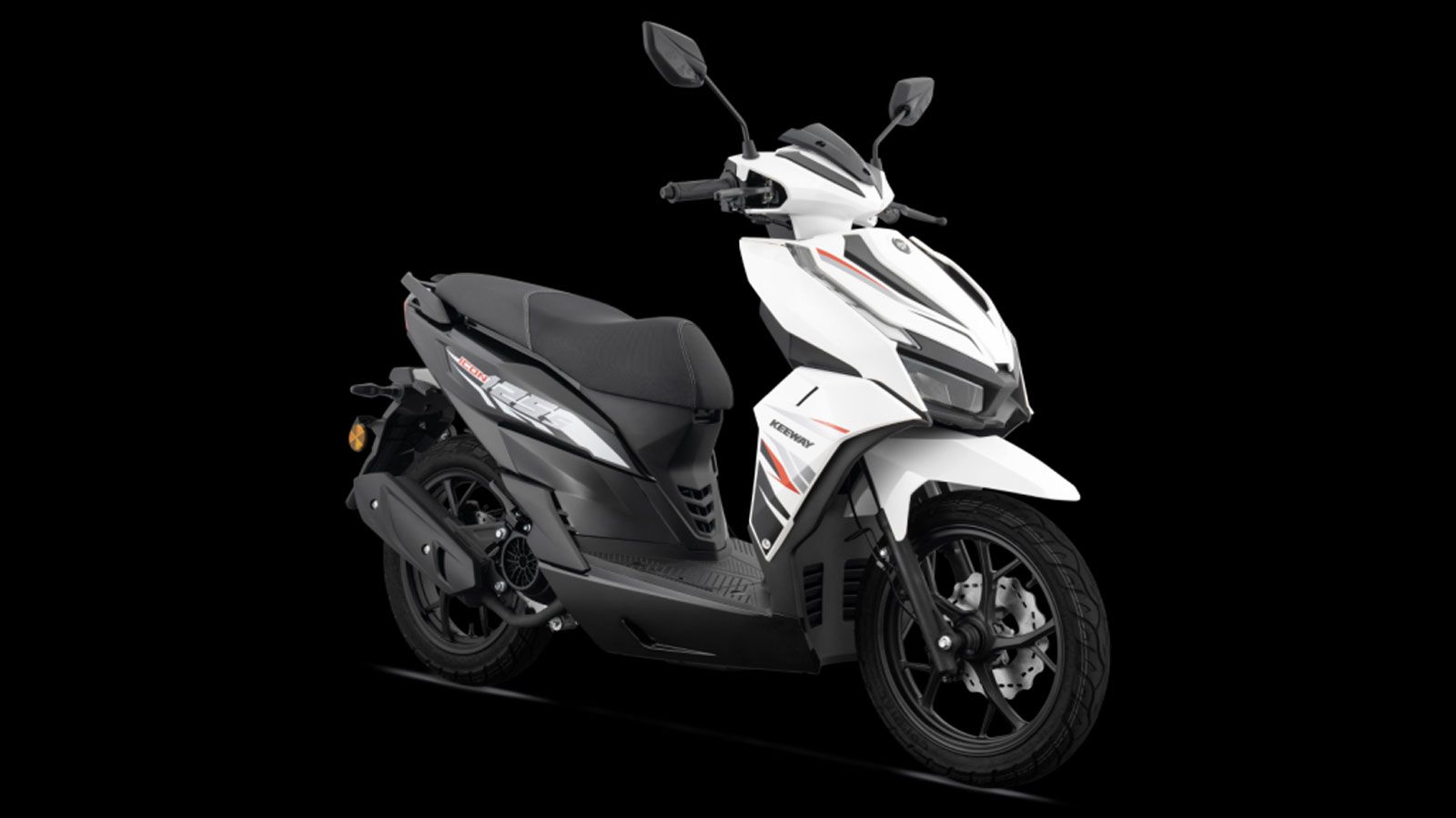 Επιπλέον, περιλαμβάνει διπλή USB θύρα – τύπου A και C – για φόρτιση συσκευών, χαρακτηριστικό που απαντά στις σύγχρονες ανάγκες μετακίνησης