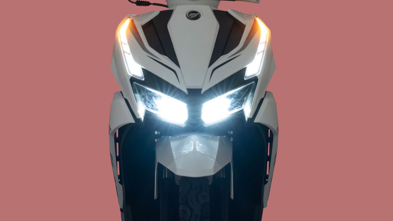 Ο φωτισμός είναι πλήρως LED