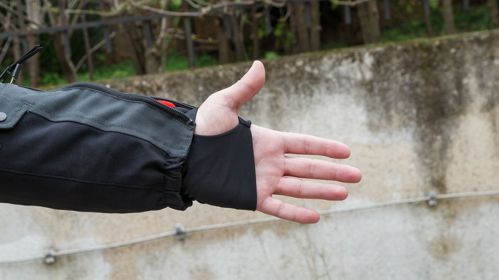 Test μπουφάν IXON Eddas: Έχει πάνω, την μάνα του και τον πατέρα του