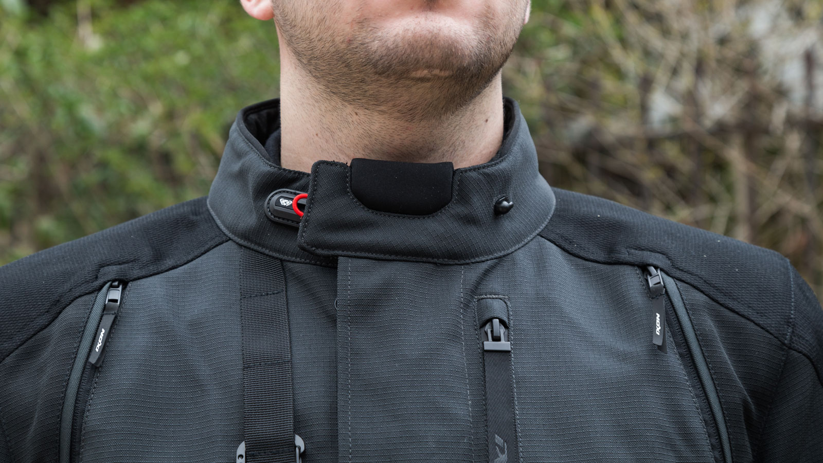 Test μπουφάν IXON Eddas: Έχει πάνω, την μάνα του και τον πατέρα του