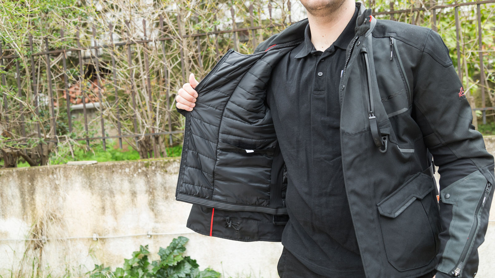 Test μπουφάν IXON Eddas: Έχει πάνω, την μάνα του και τον πατέρα του