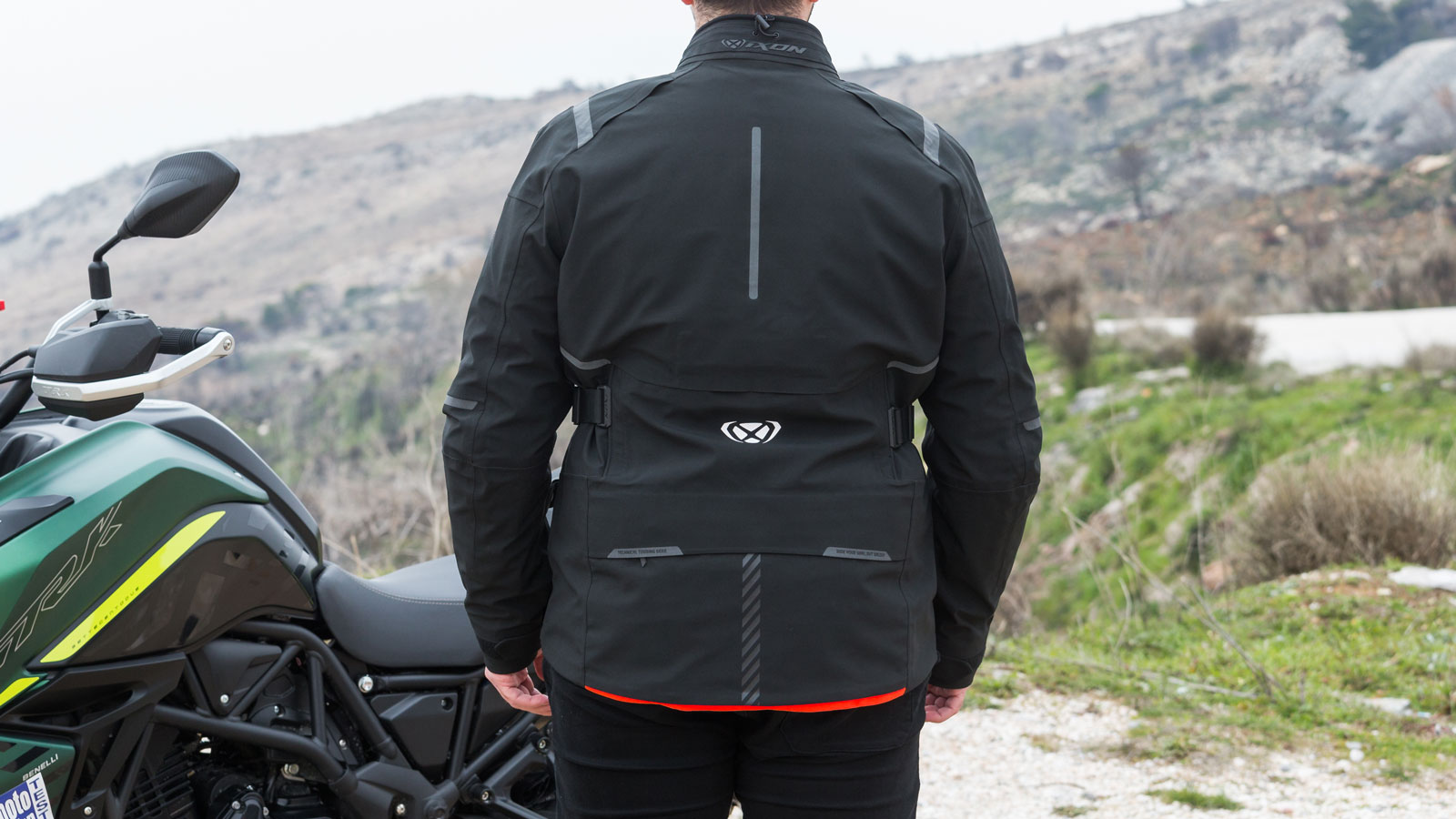 Test μπουφάν 4 εποχών IXON M-SKEID: Πιο αδιάβροχο... δεν γίνεται