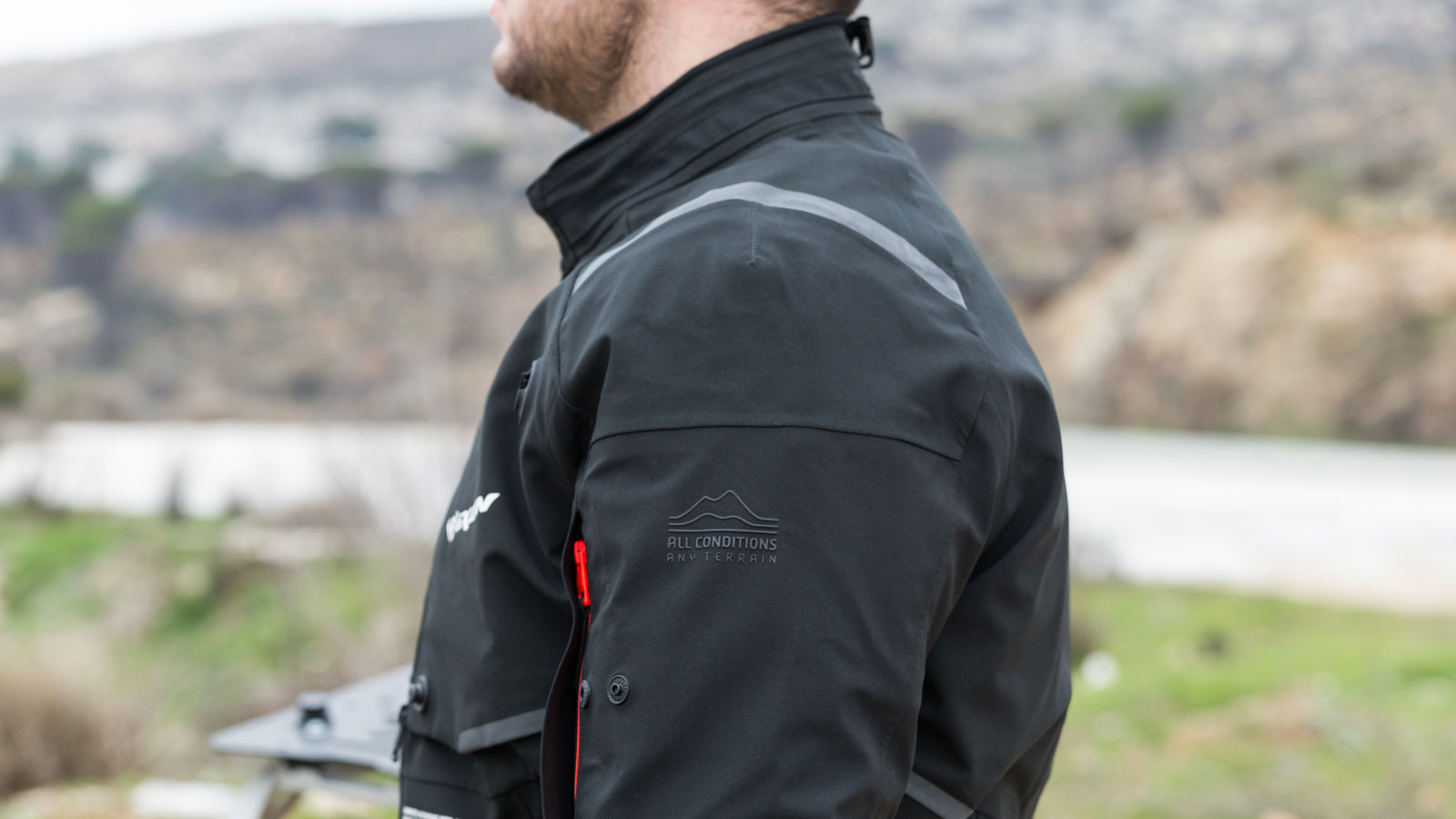 Test μπουφάν 4 εποχών IXON M-SKEID: Πιο αδιάβροχο... δεν γίνεται