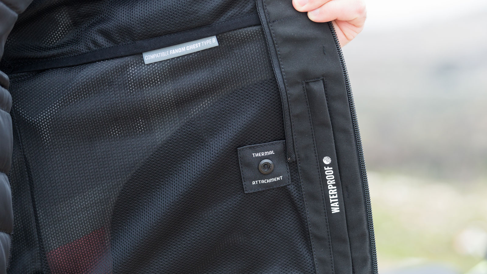 Test μπουφάν 4 εποχών IXON M-SKEID: Πιο αδιάβροχο... δεν γίνεται