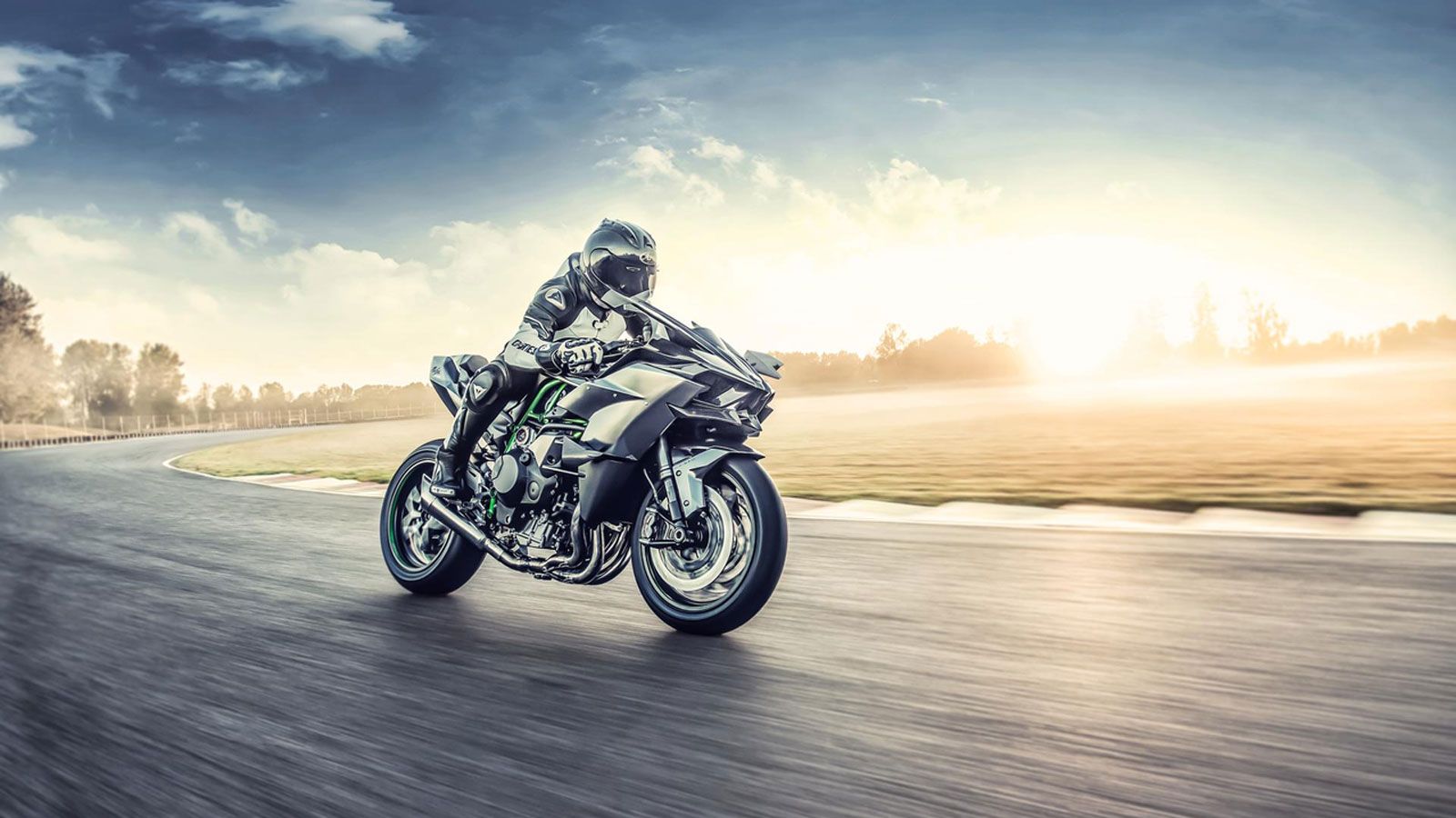 Η Kawasaki ανακοίνωσε τη συνέχιση της Ninja H2R για το 2026, χωρίς καμία τεχνική ή αισθητική αλλαγή σε σχέση με το περσινό μοντέλο. Το hypersport που 