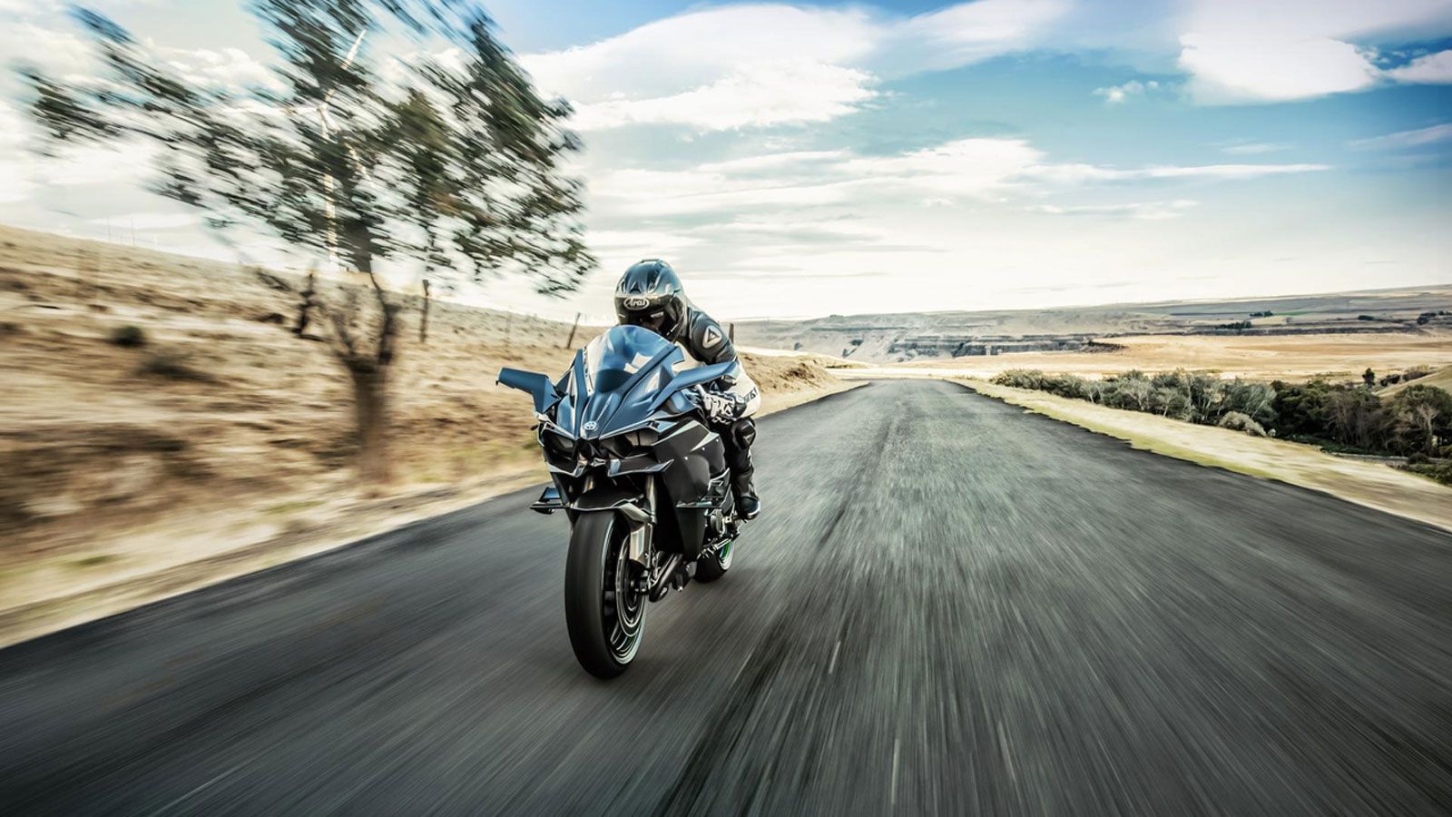 Η Ninja H2R συνεχίζει να εφοδιάζεται με τον τετρακύλινδρο εν σειρά κινητήρα των 998 κ.εκ., ο οποίος χάρη στον υπερσυμπιεστή της Kawasaki αποδίδει 310 