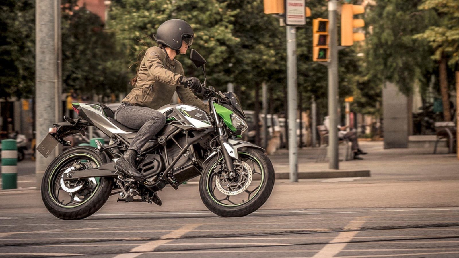 Yβριδικές και ηλεκτρικές Kawasaki με άμεση επιδότηση