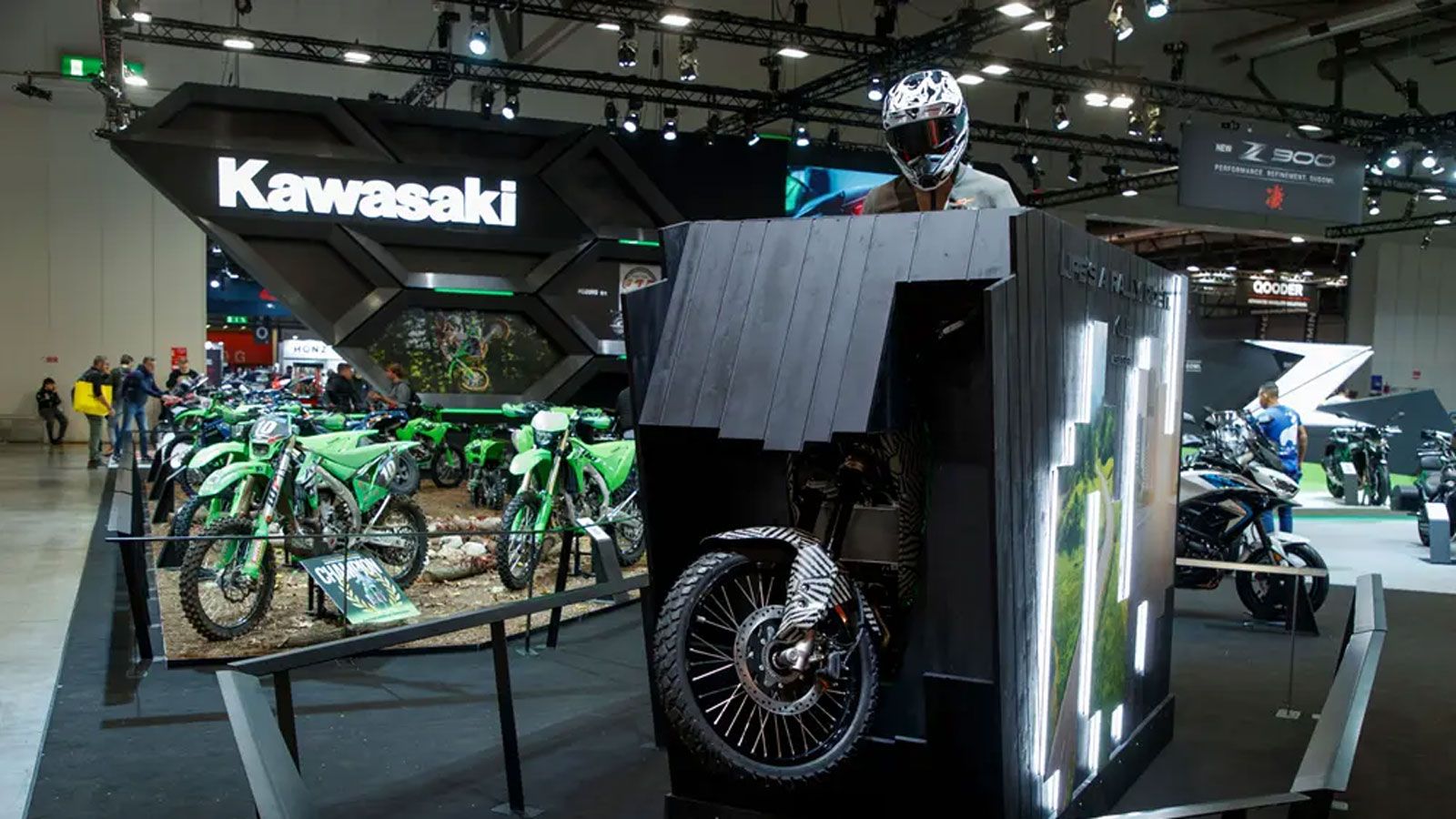 Παράλληλα, άλλο ένα μοντέλο της Kawasaki βρίσκεται στα σκαριά – και αυτή τη φορά με πιο χειροπιαστά στοιχεία. Ο λόγος για την επιστροφή του KLE5