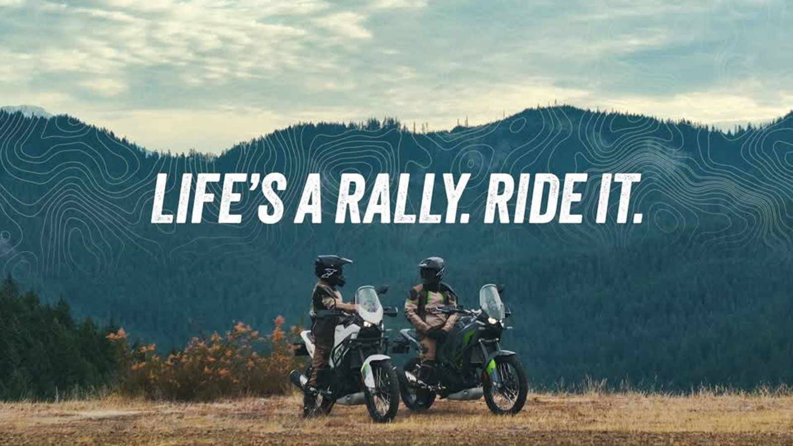  Μαζί της παρουσιάστηκε και η πιο πολυτελής KLE500 SE, προσφέροντας ένα πλήρες πακέτο για τον αναβάτη με δίπλωμα A2. 