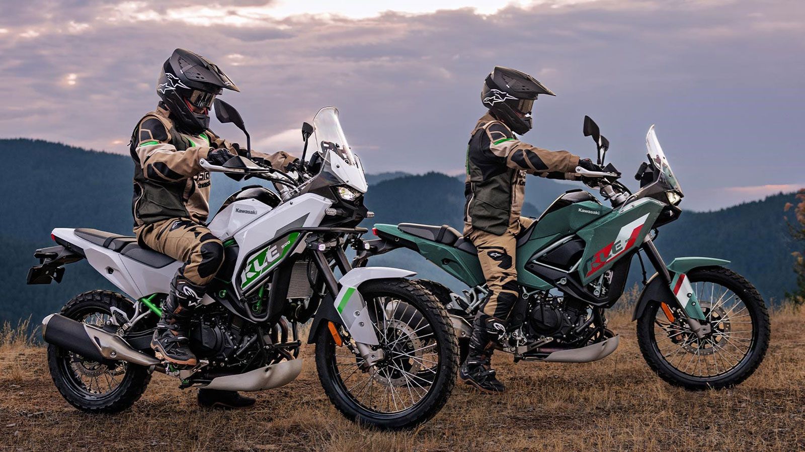 Το ντεμπούτο έγινε με online εκδήλωση, όπου αποκαλύφθηκε ένα μοντέλο με επιρροές από τον κόσμο των rally-raid. Ψηλή ζελατίνα, στενή σιλουέτα, μεγάλες 