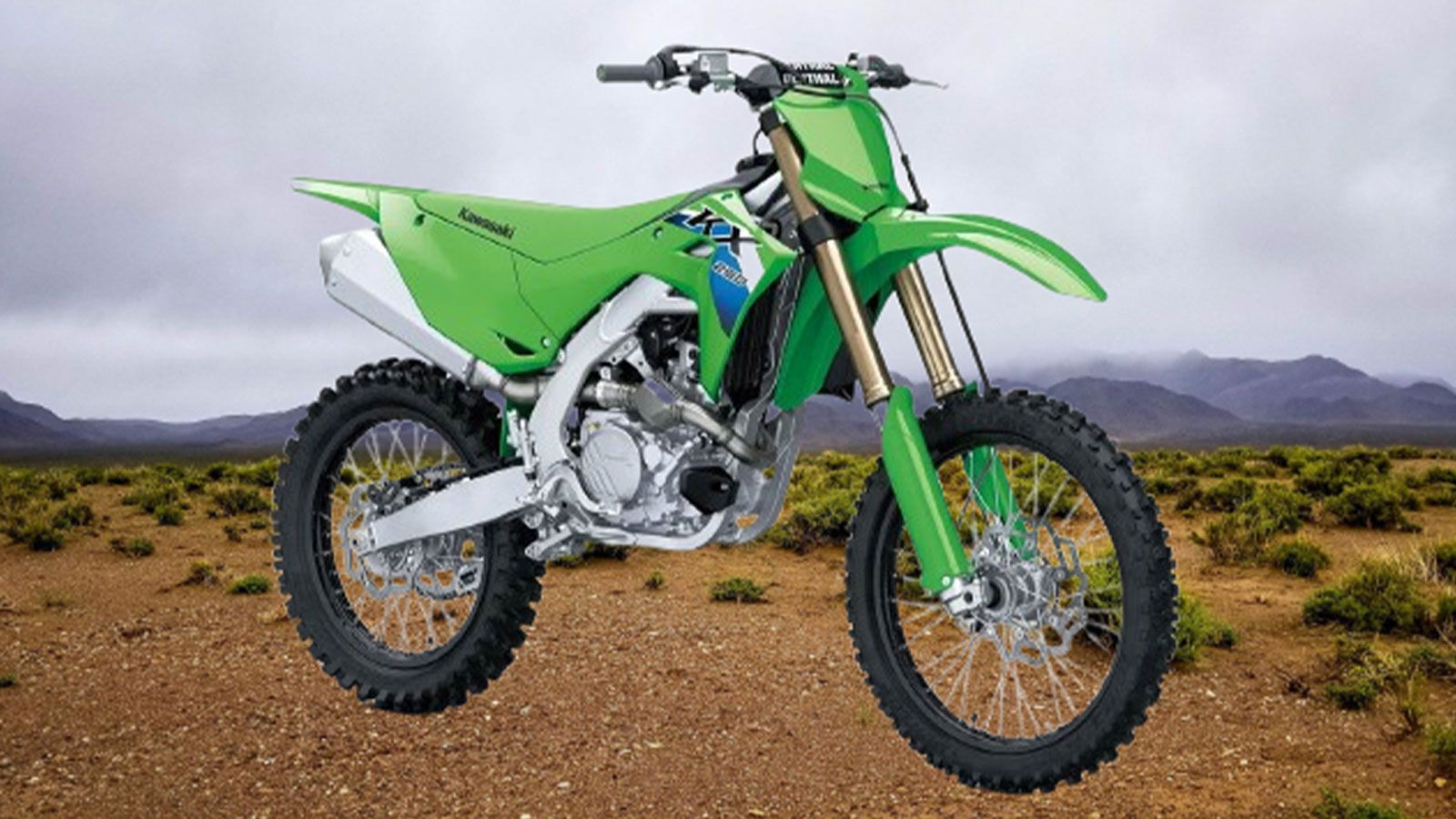Η Kawasaki αποκάλυψε τις πλήρως ανανεωμένες KX250 και KX450 για το 2026, με σαφή αναφορά στην αγωνιστική της ταυτότητα. Και οι δύο μοτοσυκλέτες έχουν 