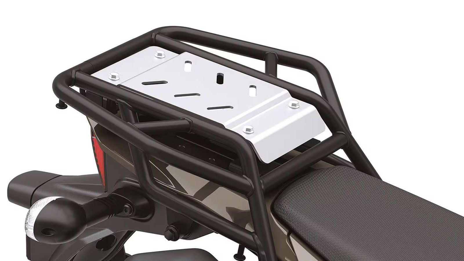 Ο εξοπλισμός περιλαμβάνει προστατευτική ποδιά κινητήρα που εκτείνεται μπροστά από την πολλαπλή, σχάρα αποσκευών με μέγιστο φορτίο 3 κιλών και LED φώτα