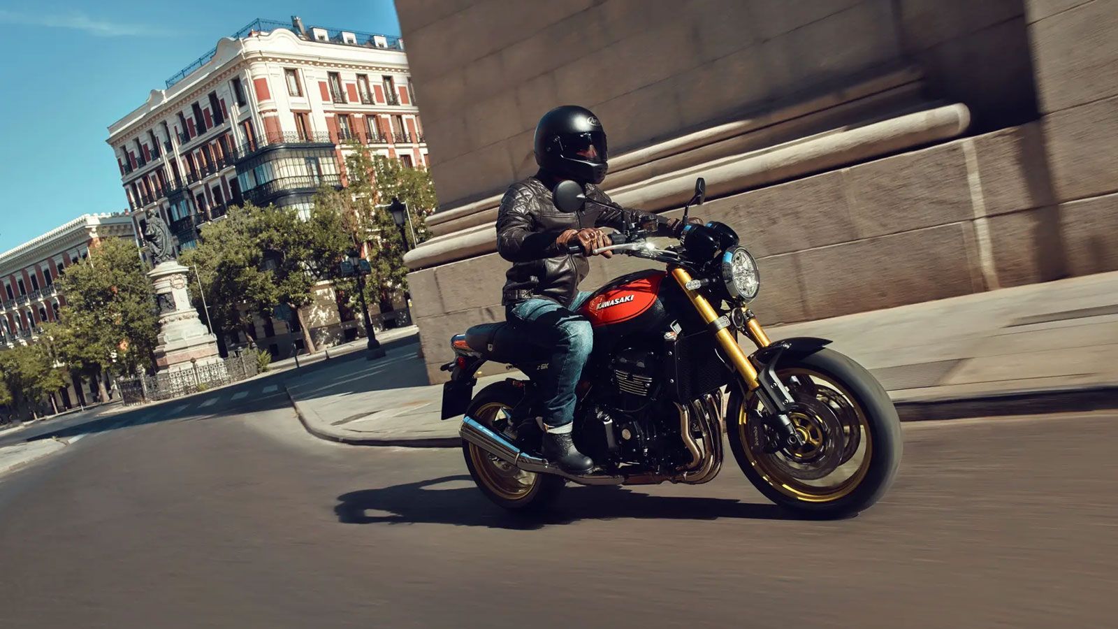 Η Kawasaki ενσωμάτωσε Ride-by-Wire γκάζι, cruise control, δίδρομο quickshifter και το προηγμένο σύστημα αδρανειακής μέτρησης (IMU) έξι αξόνων, καθιστώ