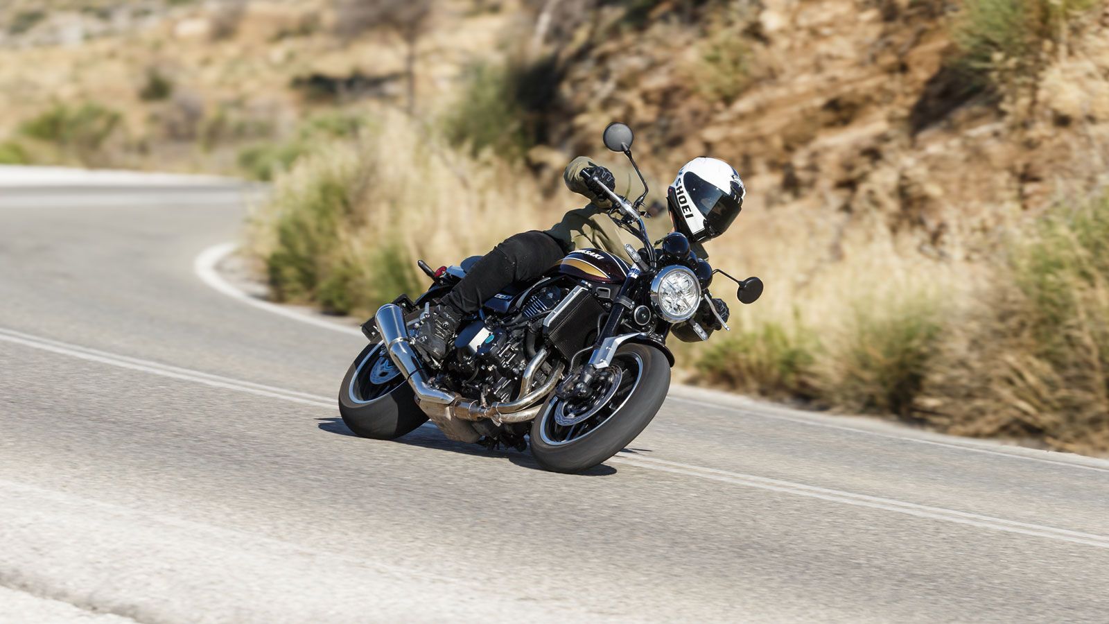 Το Traction Control θα κληθεί σε λειτουργία αρκετές φορές, στην γνωστή κακή άσφαλτο των ελληνικών πόλεων και αξίζει να αναφέρουμε ότι η επέμβαση του ε