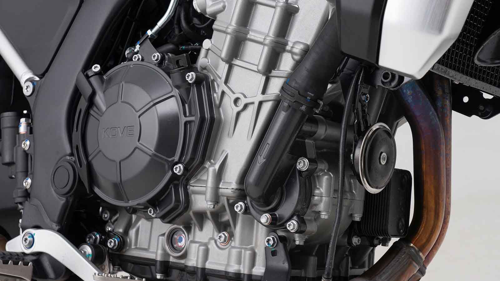 Η KOVE παρουσιάζει την 800X RALLY